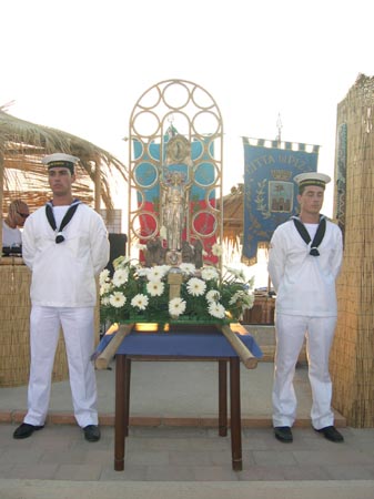 PROCESSIONE RELIQUIA DI SAN FRANCESCO 17-7-2004 (15)